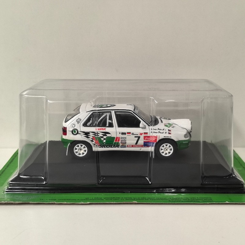 Diecast IXO Skala 1:43 SKODA F - Model Kit Toy ulasan dan harga