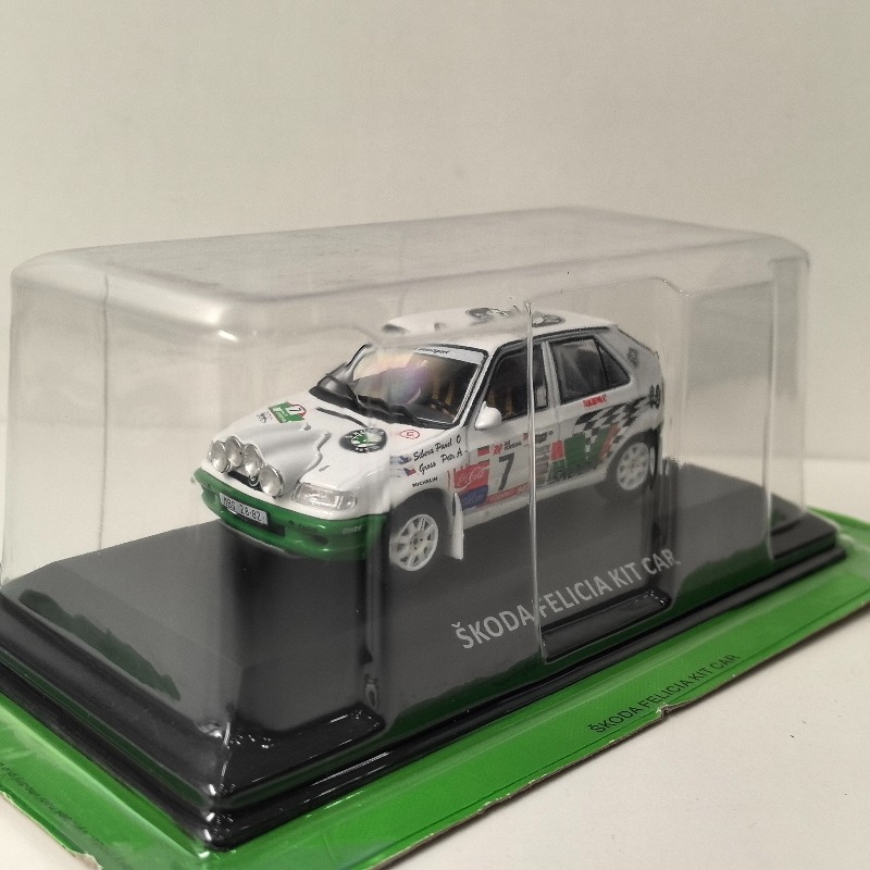 Diecast IXO Skala 1:43 SKODA F - Model Kit Toy ulasan dan harga